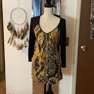 🌻🌻Style & co Black / mustard jeweled top